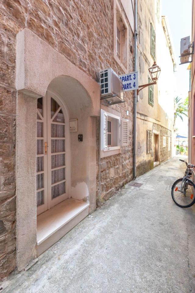 Apartmani Marija Podgora Bagian luar foto