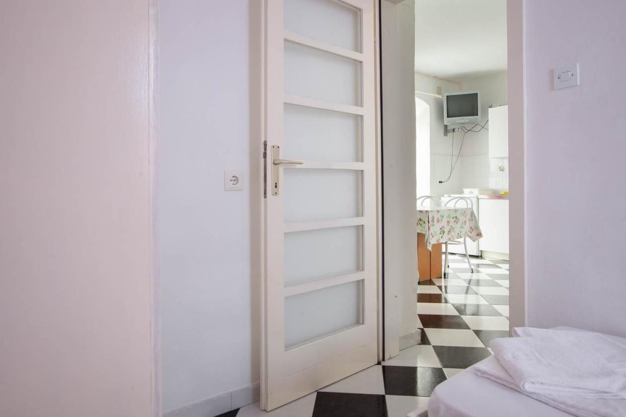 Apartmani Marija Podgora Bagian luar foto