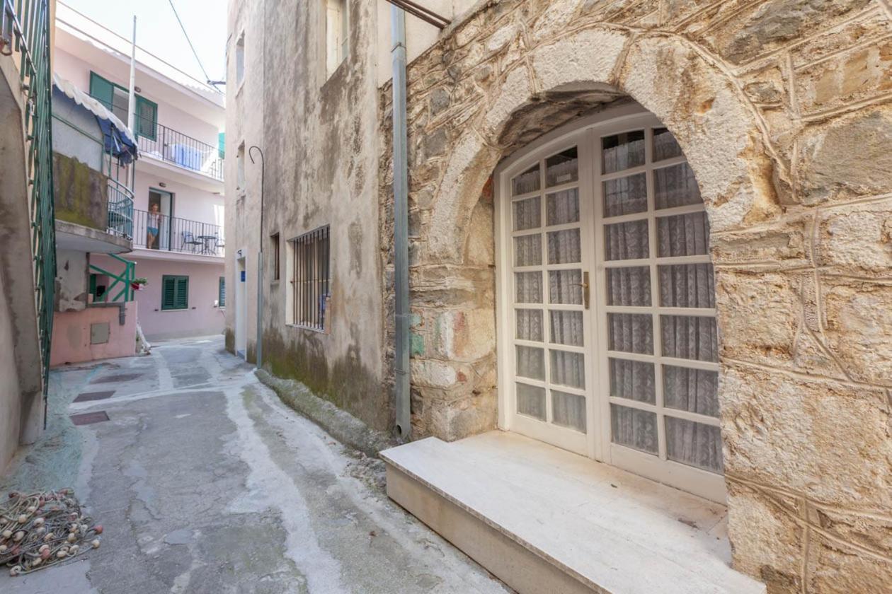 Apartmani Marija Podgora Bagian luar foto