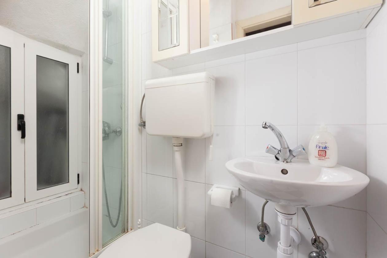 Apartmani Marija Podgora Bagian luar foto